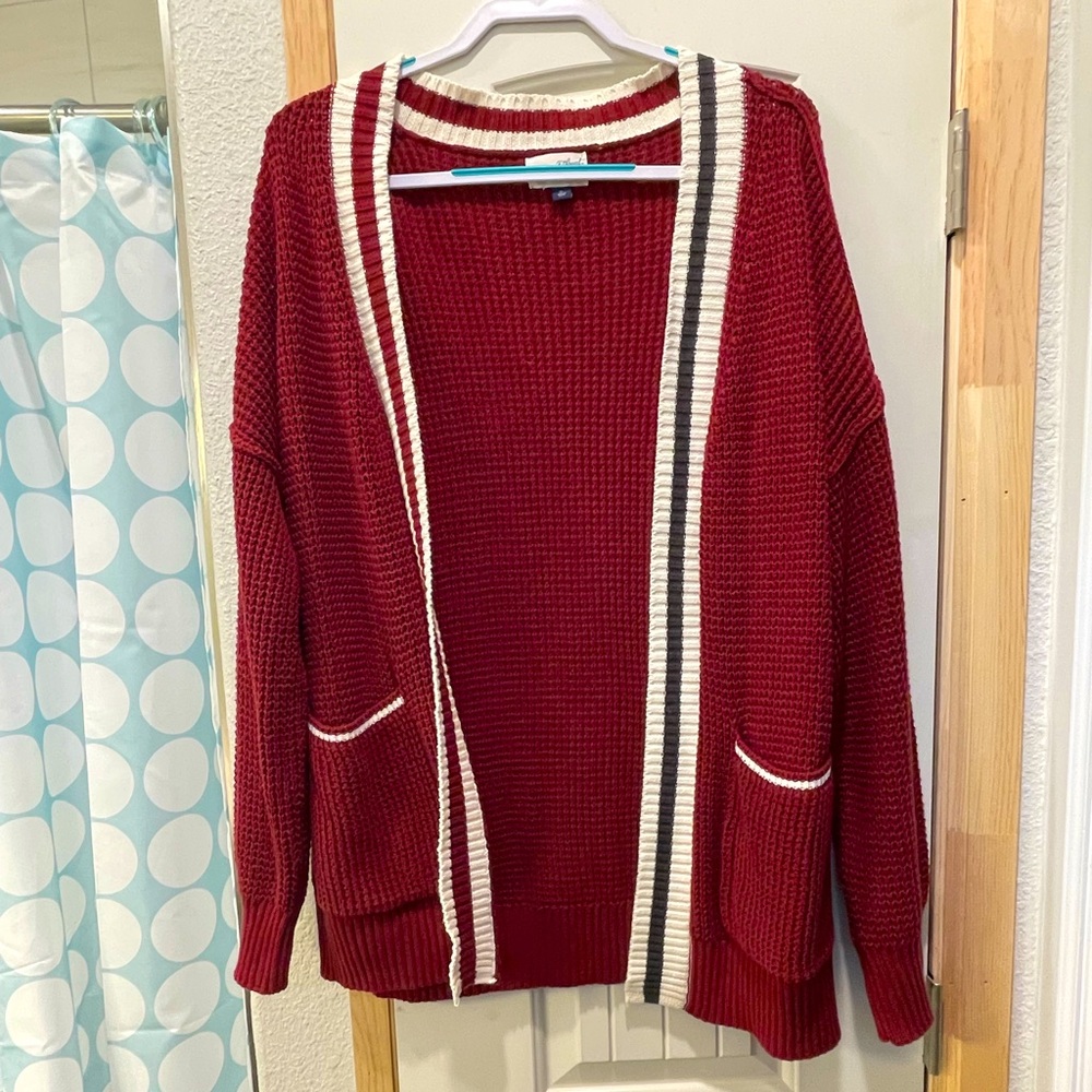 Universal Threads maroon cardigan